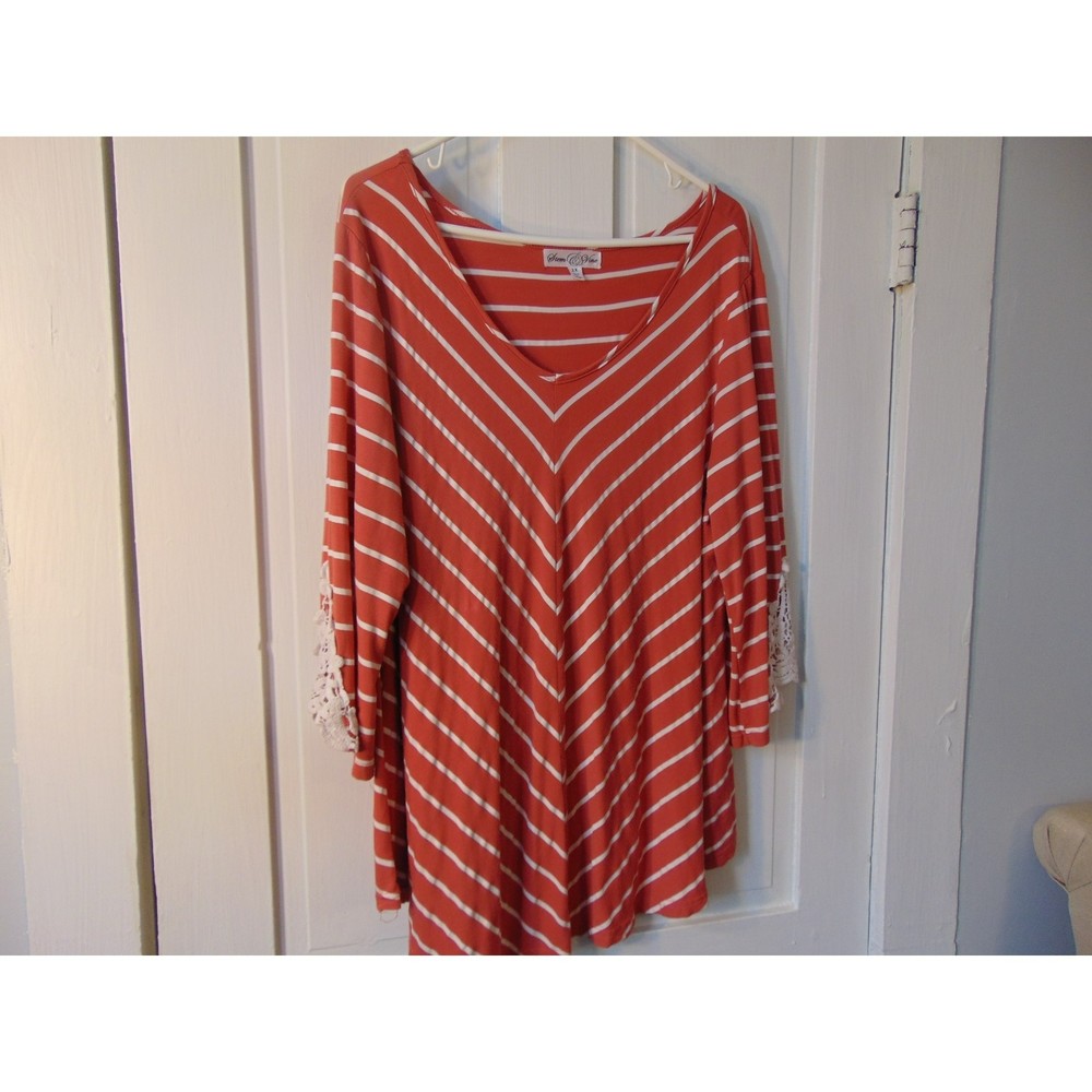 Womens Plus Size top by Stem and Vine Size 2 XL peach with lace details